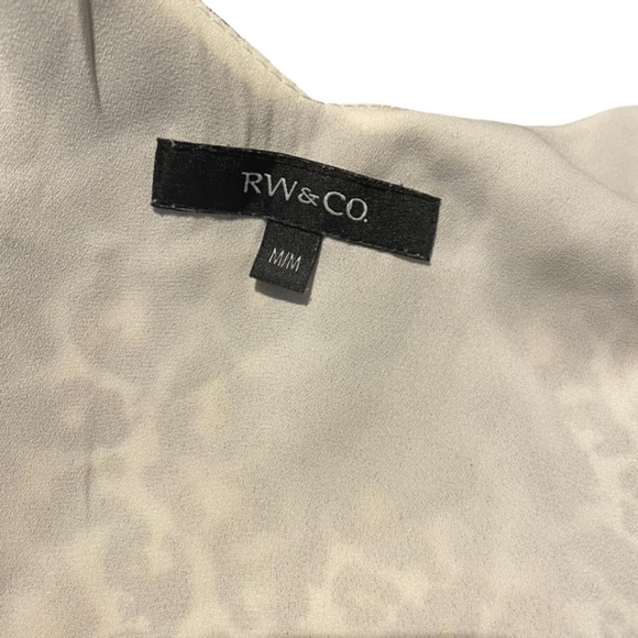 Chiffon Cheetah Sleeveless Blouse - Picture 4 of 7